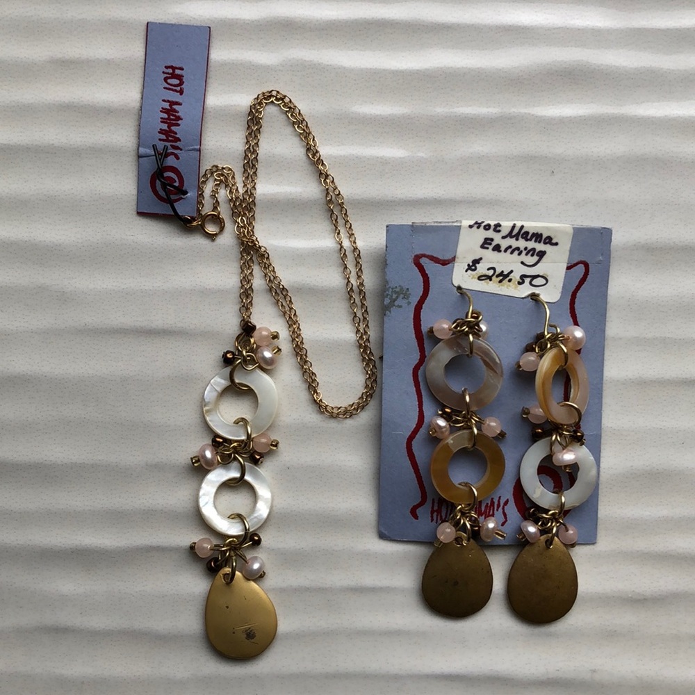 Hot Mamas Gold & Shell Necklace & Earring Set